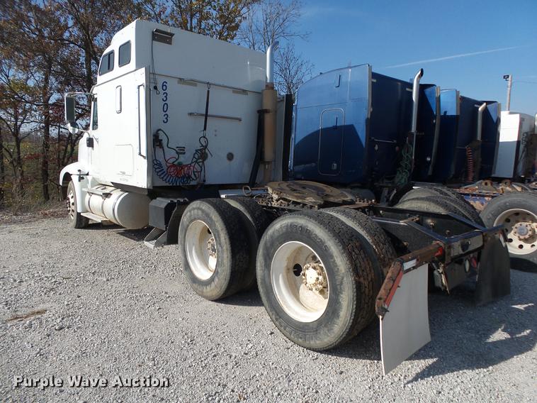 image for item DB7348 2007 International 9400i semi truck