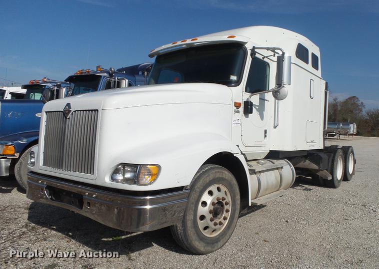image for item DB7348 2007 International 9400i semi truck