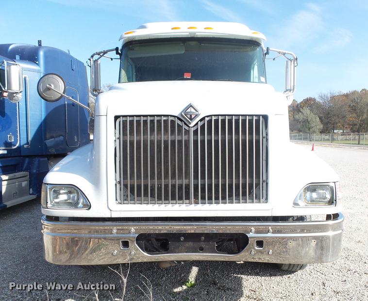 image for item DB7348 2007 International 9400i semi truck