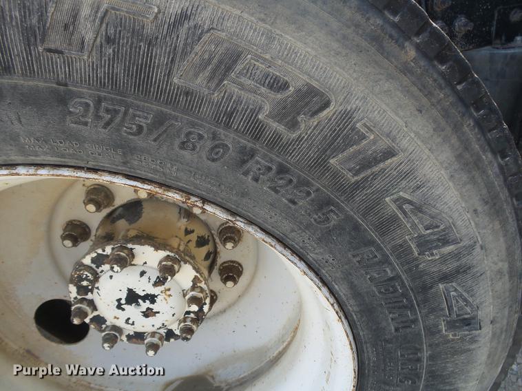 image for item DB7348 2007 International 9400i semi truck