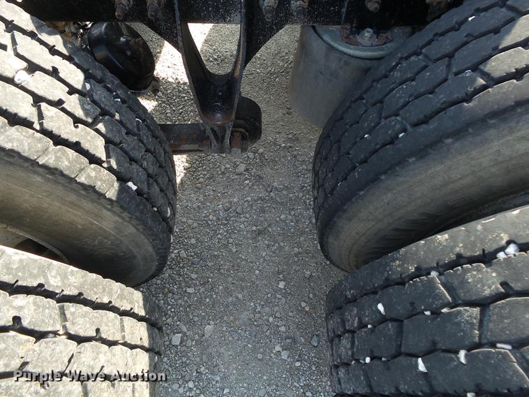 image for item DB7348 2007 International 9400i semi truck