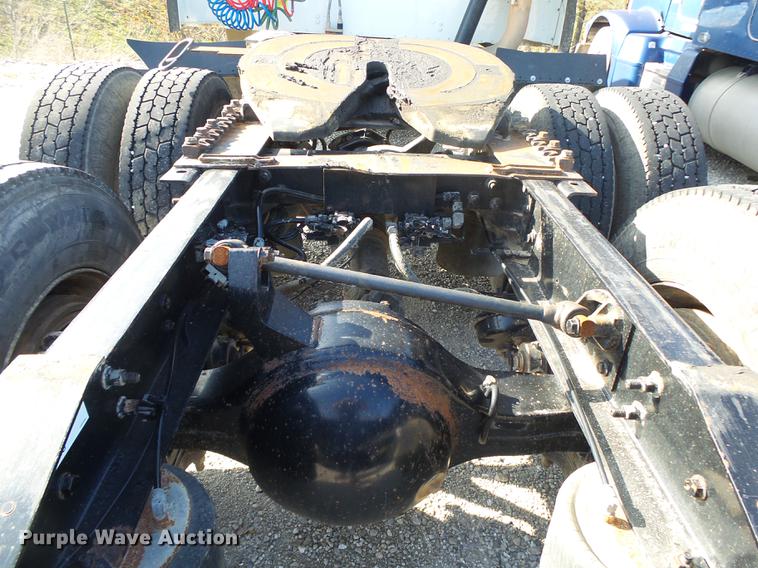 image for item DB7348 2007 International 9400i semi truck