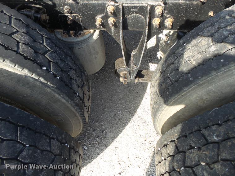 image for item DB7348 2007 International 9400i semi truck