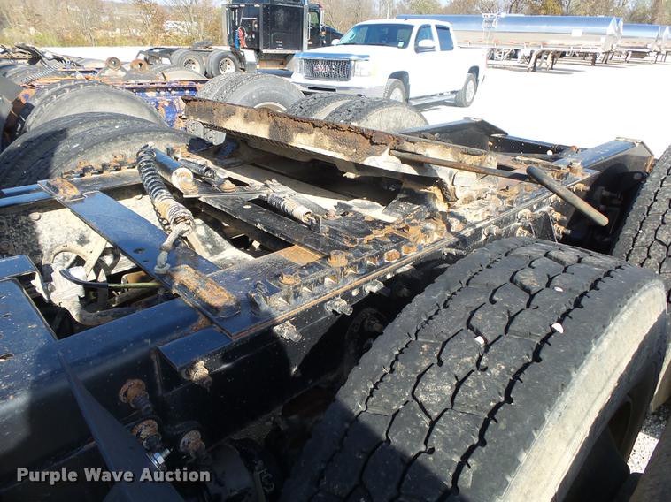 image for item DB7348 2007 International 9400i semi truck