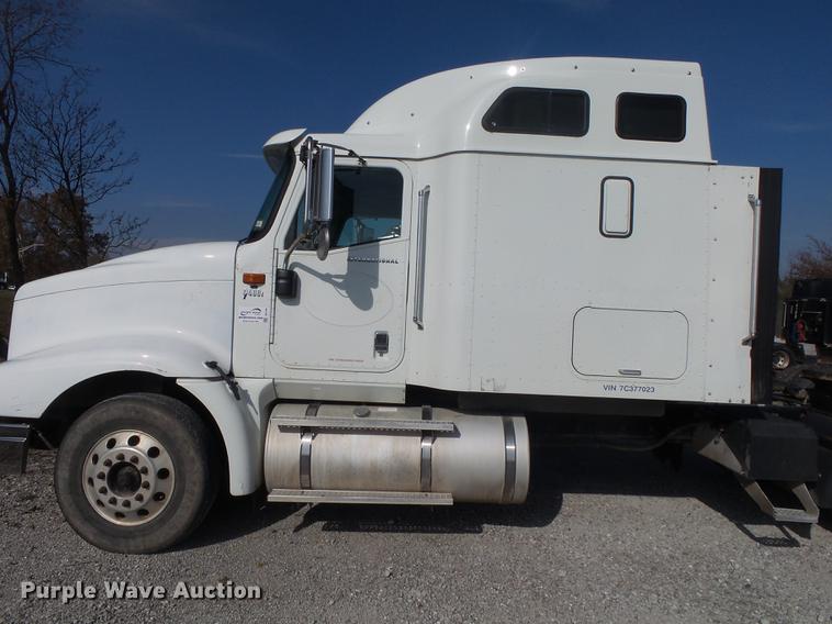 image for item DB7348 2007 International 9400i semi truck