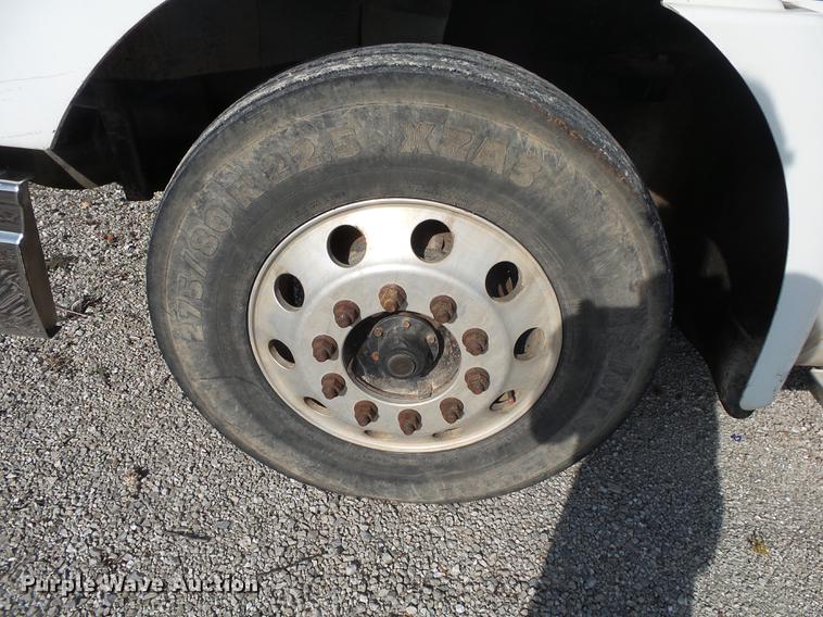 image for item DB7348 2007 International 9400i semi truck