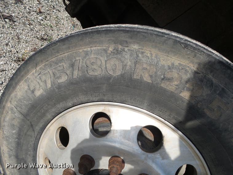 image for item DB7348 2007 International 9400i semi truck