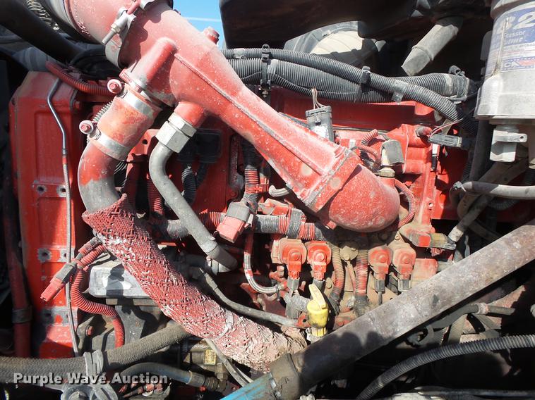 image for item DB7348 2007 International 9400i semi truck