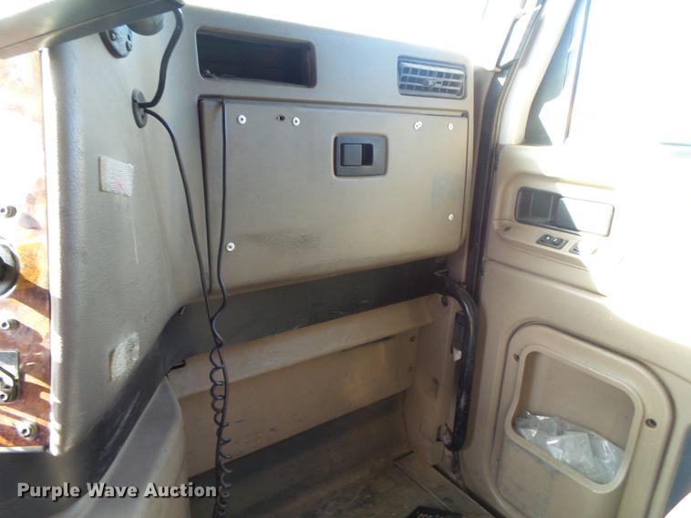 image for item DB7348 2007 International 9400i semi truck