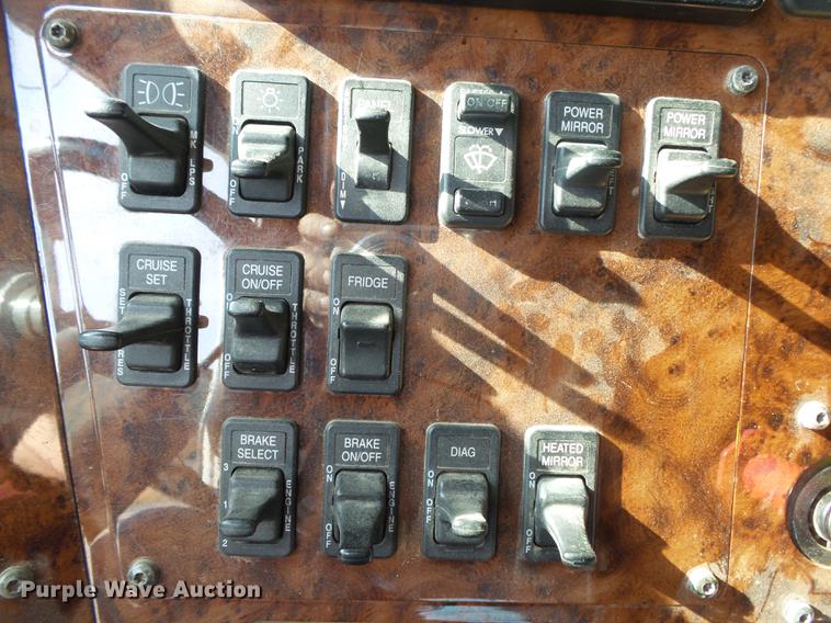 image for item DB7348 2007 International 9400i semi truck