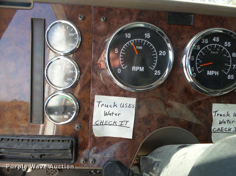 image for item DB7348 2007 International 9400i semi truck