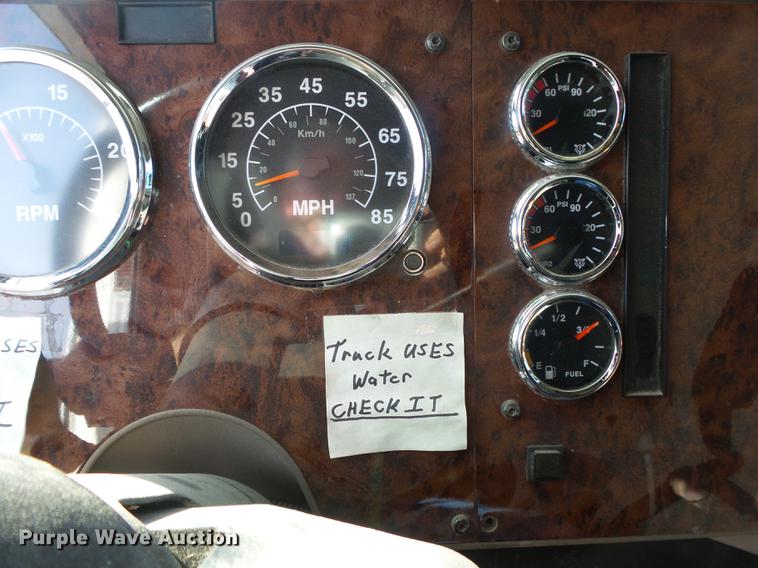 image for item DB7348 2007 International 9400i semi truck