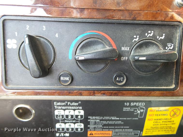 image for item DB7348 2007 International 9400i semi truck