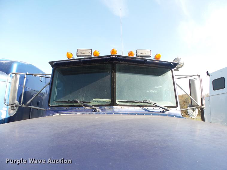 image for item DB7349 1998 Peterbilt 377 semi truck