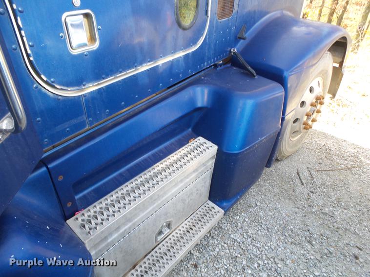 image for item DB7349 1998 Peterbilt 377 semi truck