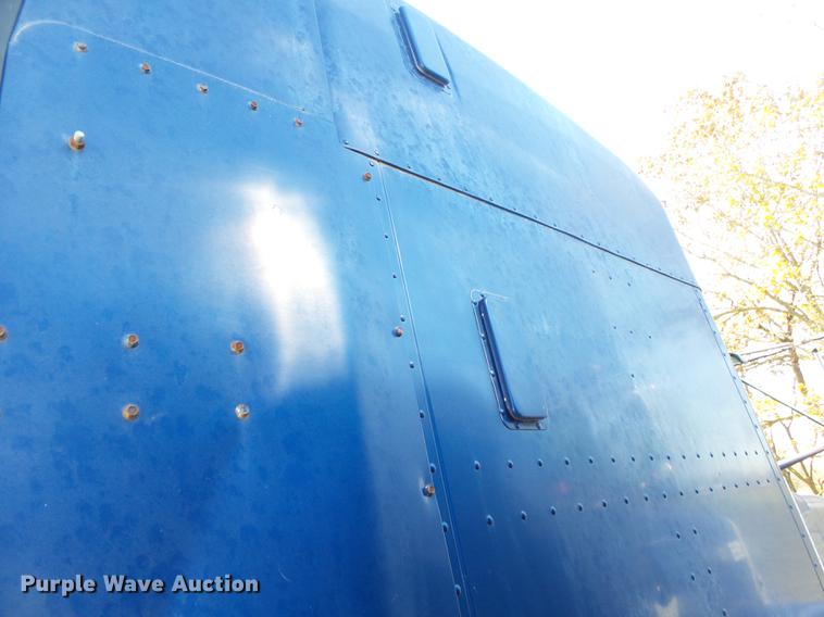 image for item DB7349 1998 Peterbilt 377 semi truck