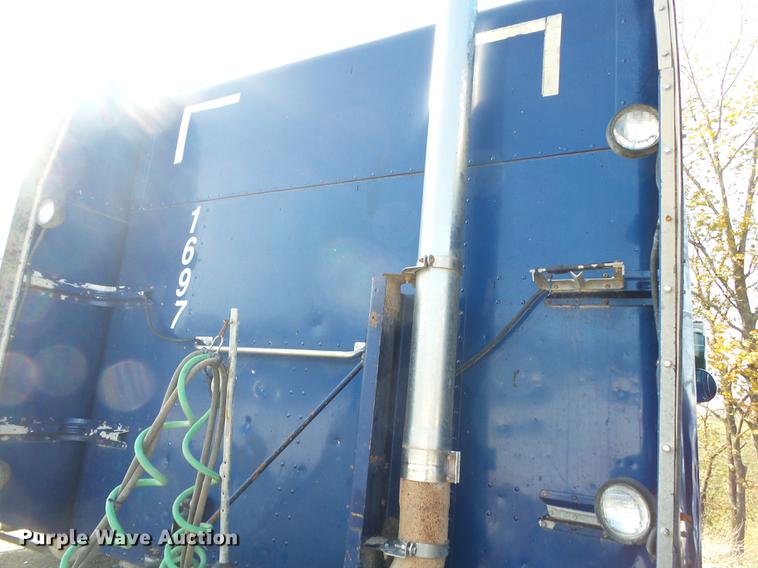 image for item DB7349 1998 Peterbilt 377 semi truck