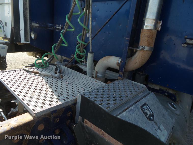 image for item DB7349 1998 Peterbilt 377 semi truck