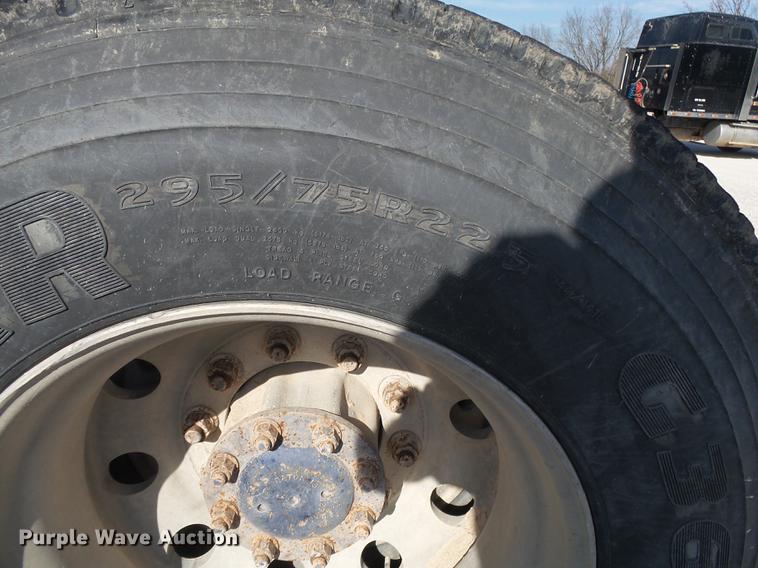 image for item DB7349 1998 Peterbilt 377 semi truck