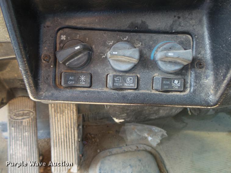 image for item DB7349 1998 Peterbilt 377 semi truck