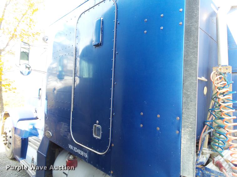 image for item DB7350 1999 Peterbilt 377 semi truck