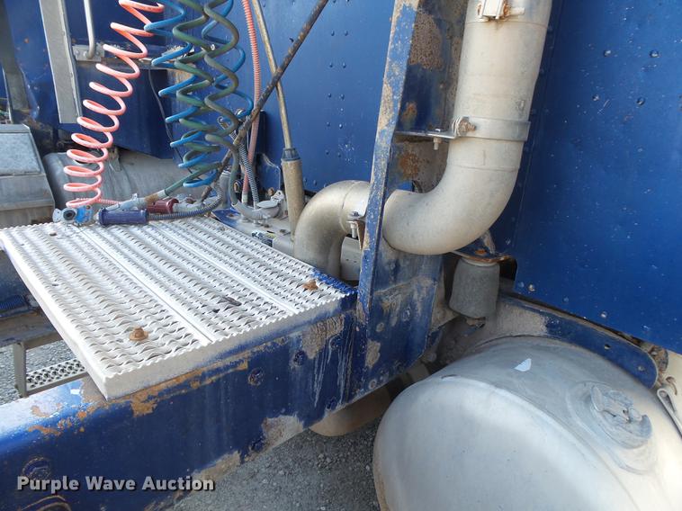 image for item DB7350 1999 Peterbilt 377 semi truck