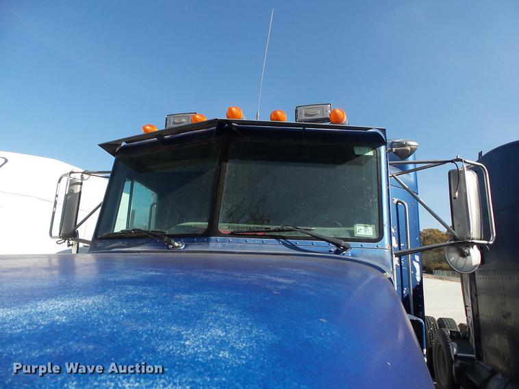 image for item DB7350 1999 Peterbilt 377 semi truck