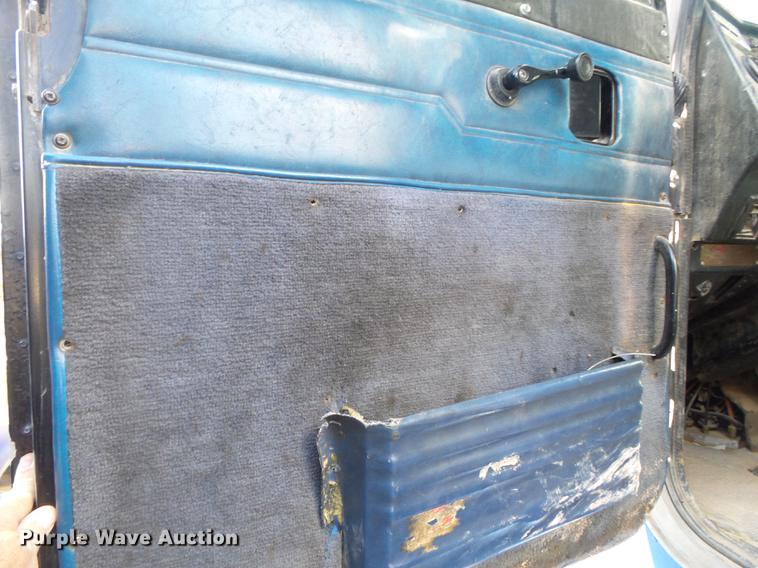 image for item DB7350 1999 Peterbilt 377 semi truck