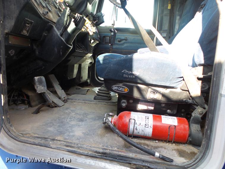 image for item DB7350 1999 Peterbilt 377 semi truck