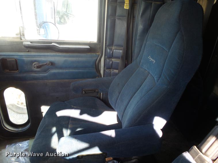 image for item DB7350 1999 Peterbilt 377 semi truck