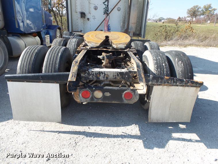 image for item DB7351 2000 Kenworth T800 semi truck