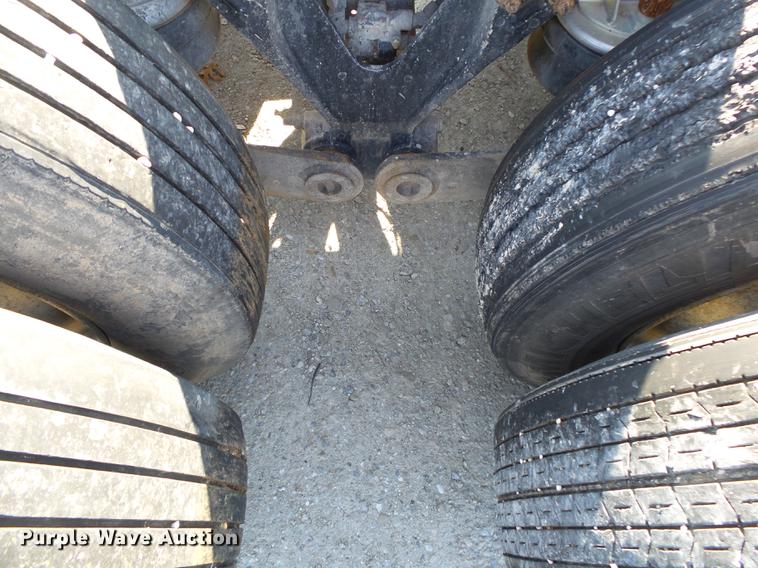 image for item DB7351 2000 Kenworth T800 semi truck