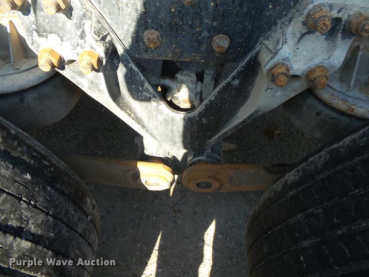 image for item DB7351 2000 Kenworth T800 semi truck