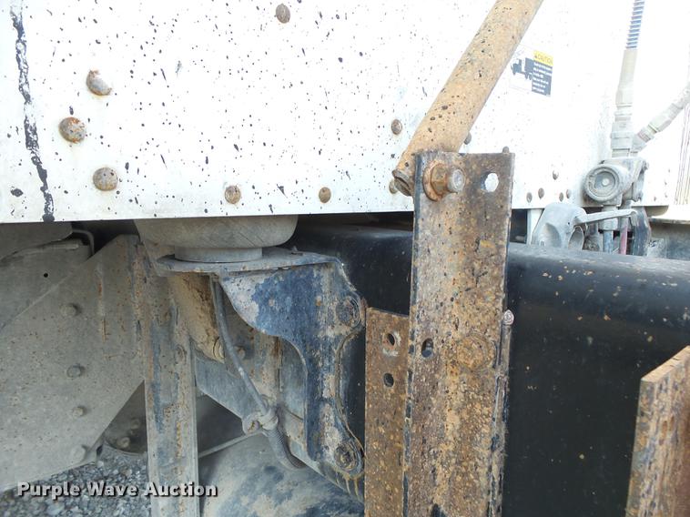 image for item DB7351 2000 Kenworth T800 semi truck