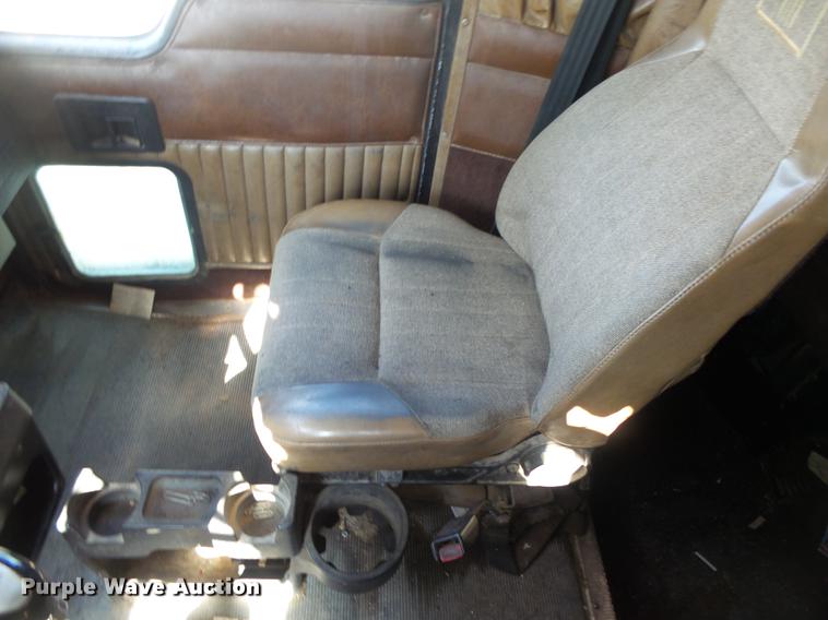 image for item DB7351 2000 Kenworth T800 semi truck