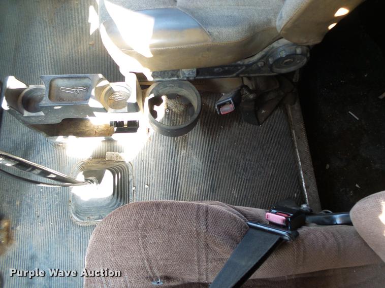 image for item DB7351 2000 Kenworth T800 semi truck