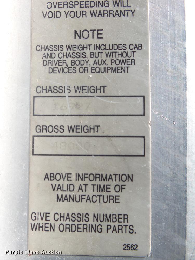 image for item DB7351 2000 Kenworth T800 semi truck