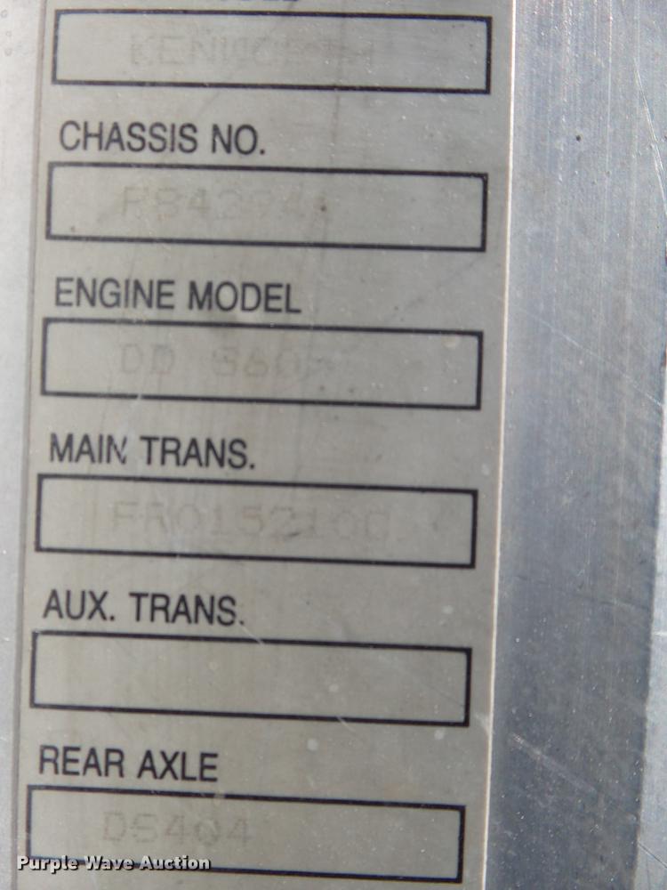 image for item DB7351 2000 Kenworth T800 semi truck