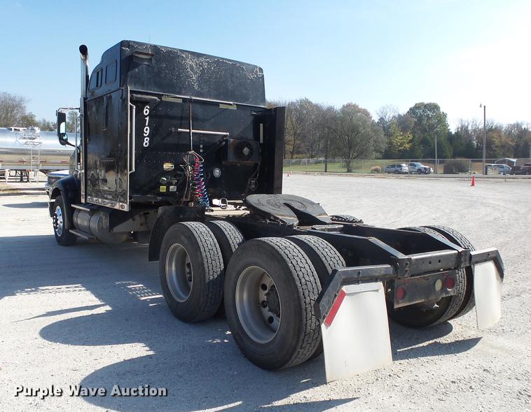 image for item DB7352 2007 International 9400i semi truck