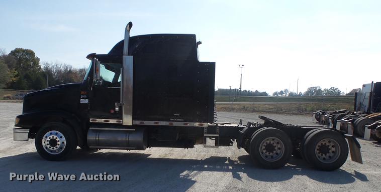 image for item DB7352 2007 International 9400i semi truck