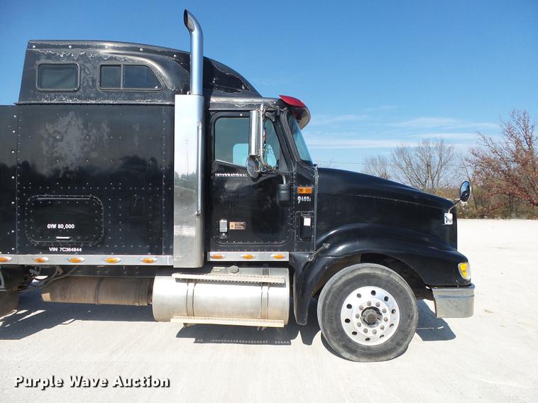 image for item DB7352 2007 International 9400i semi truck