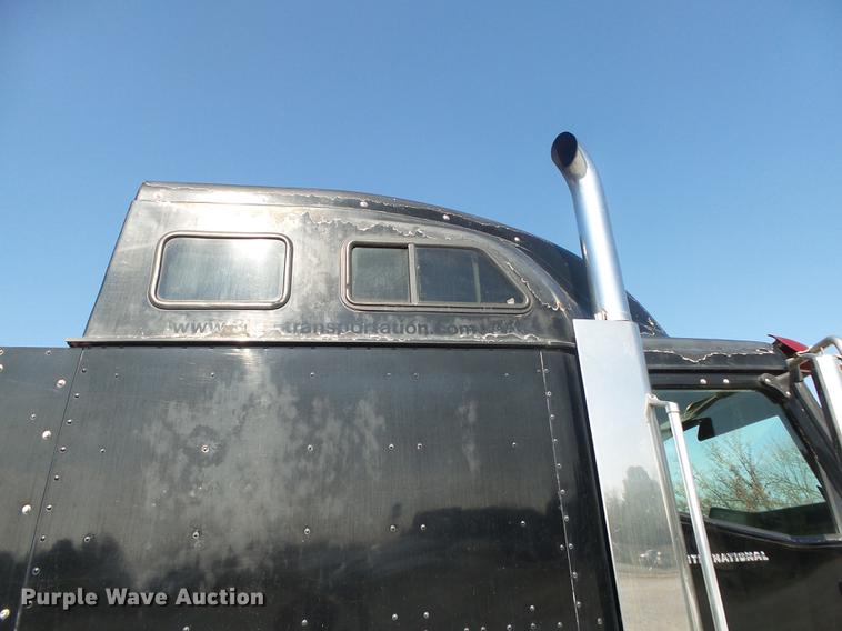 image for item DB7352 2007 International 9400i semi truck