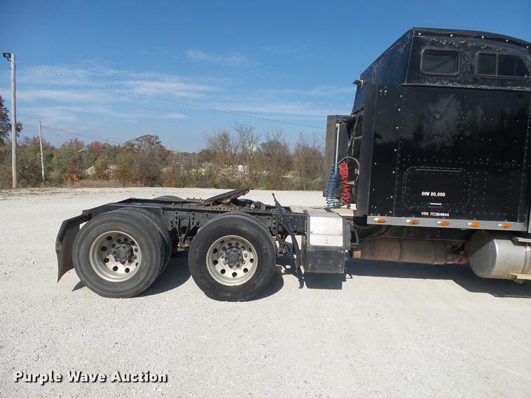 image for item DB7352 2007 International 9400i semi truck