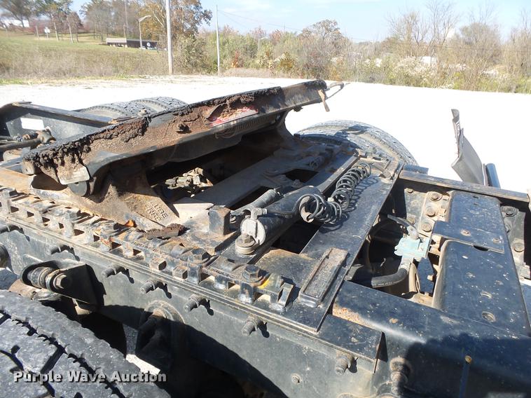 image for item DB7352 2007 International 9400i semi truck