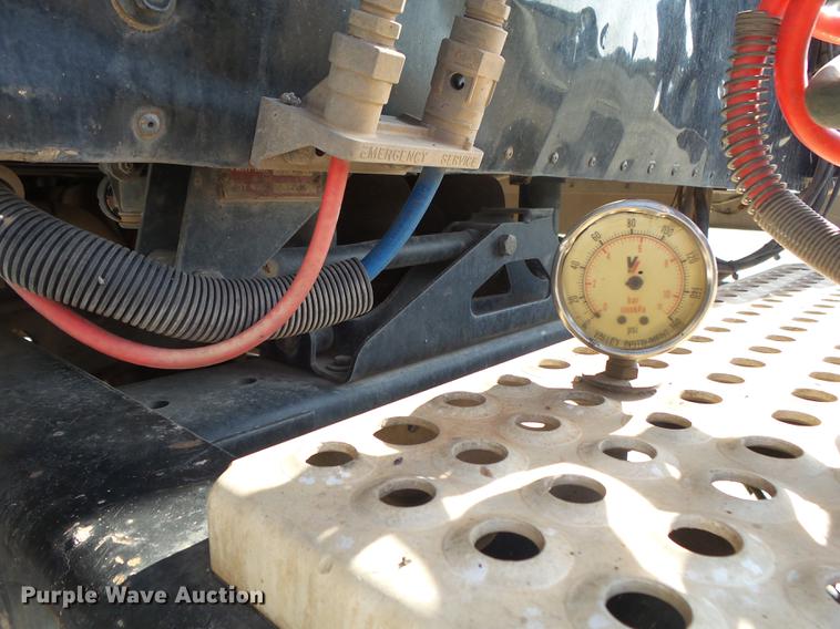 image for item DB7352 2007 International 9400i semi truck