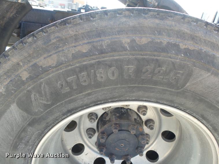 image for item DB7352 2007 International 9400i semi truck