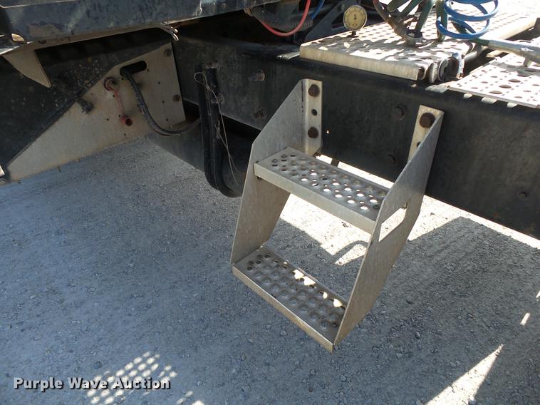 image for item DB7352 2007 International 9400i semi truck