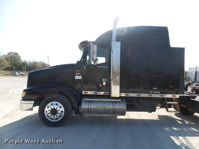 image for item DB7352 2007 International 9400i semi truck