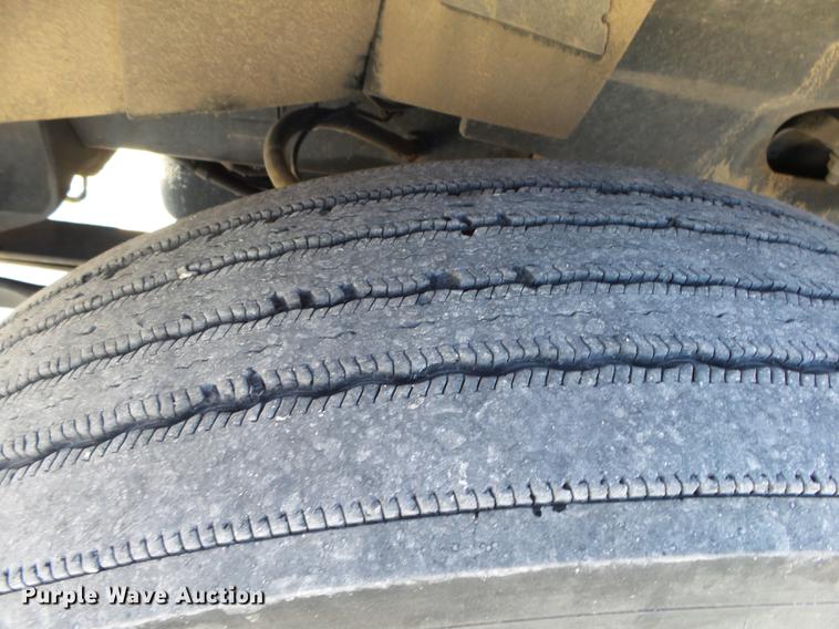 image for item DB7352 2007 International 9400i semi truck