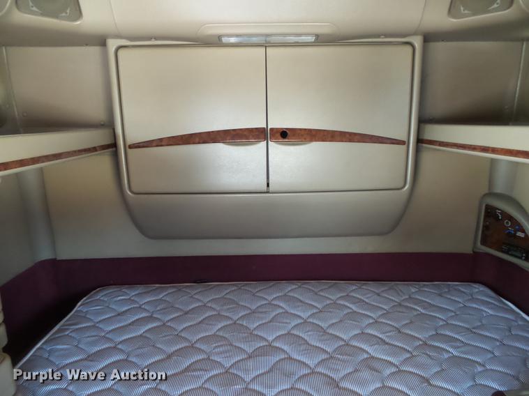 image for item DB7352 2007 International 9400i semi truck